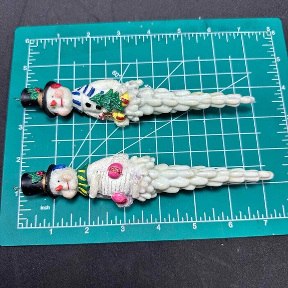 2 Christmas Resin Snowman's w/‎ Top Hats Green Tree Ornaments Decor Mantle - Picture 1 of 13